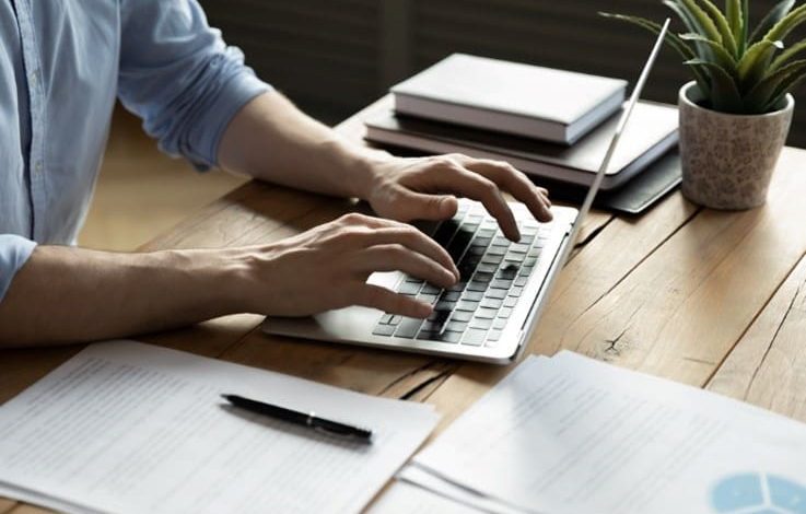 ما هي مميزات البلاك بورد والجامعات العربية التي تستخدمه؟